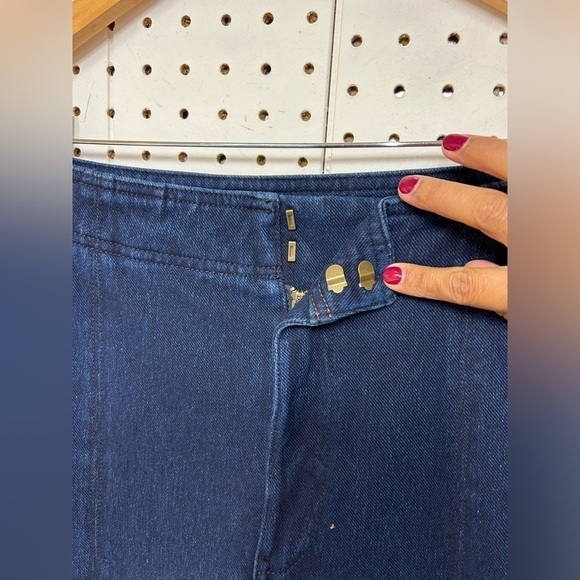 Pilcro Ultra High-Rise Relaxed Jogger Jeans - Picture 3 of 5